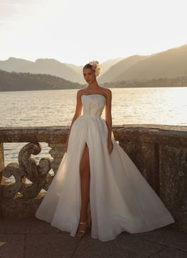 Missing image for Wedding dress Lily