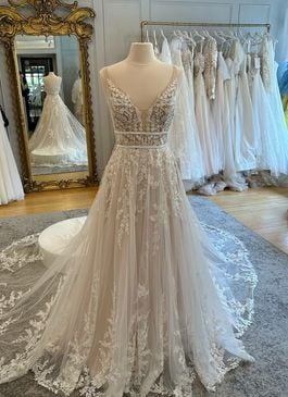 Missing image for Wedding dress Opalia size 8 in stock