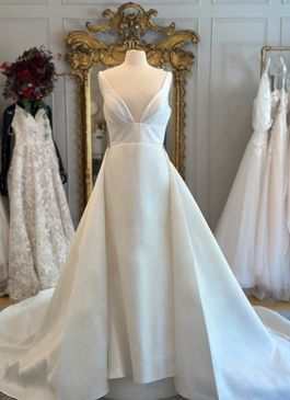 Missing image for Wedding dress Liona size 12 in stock