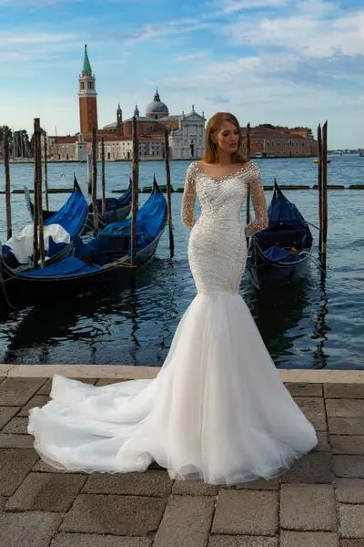 Missing image for Sample Wedding dress Donatella size 18 in stock