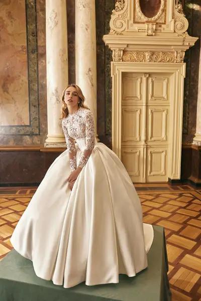 Missing image for Sample Wedding dress Daliana size 12 in stock