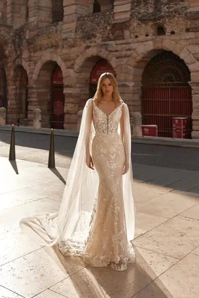 Missing image for Sample Wedding dress Bertha- size 16 in stock