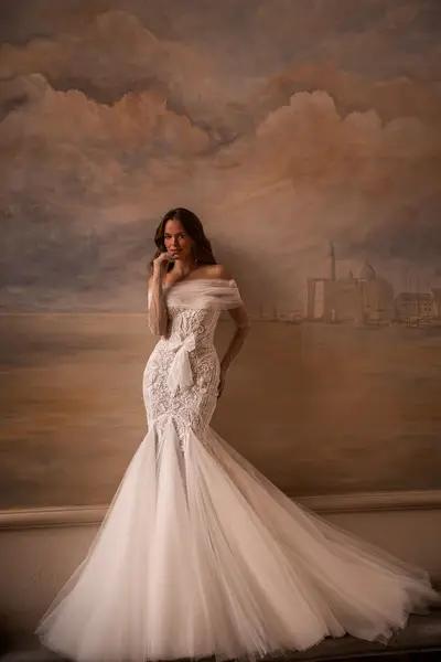 Missing image for Sample Wedding dress VR-012- size 18 in stock