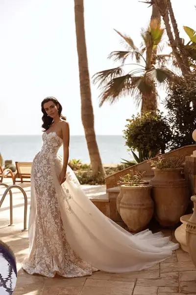 Missing image for Sample Wedding set Lilian size 14 in stock